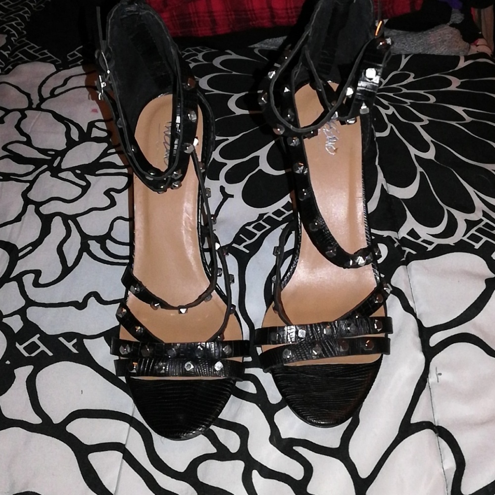 Size 9 Mossimo Studded Heels